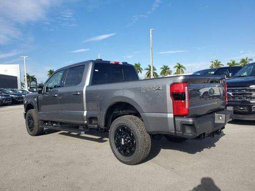 2025 Ford F-350 Lariat Super Duty