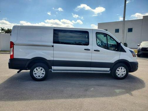 2024 Ford Transit-250 
