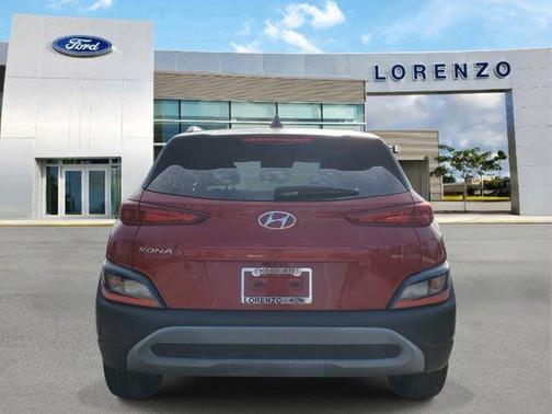 2022 Hyundai KONA SEL