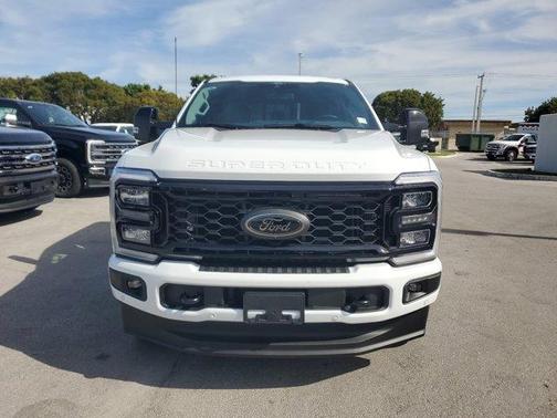 2025 Ford F-350 Lariat Super Duty