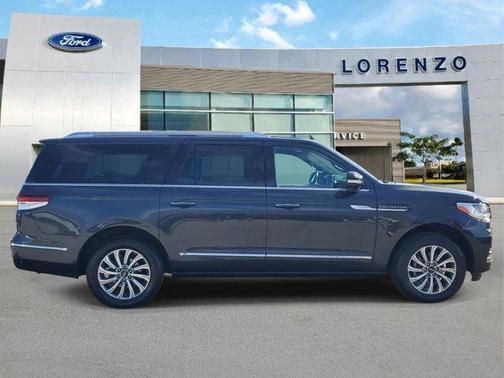 2022 Lincoln Navigator L Standard