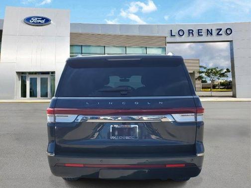 2022 Lincoln Navigator L Standard