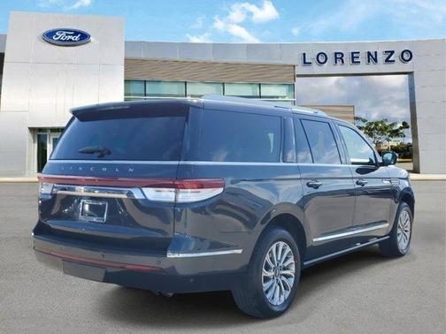 2022 Lincoln Navigator L Standard