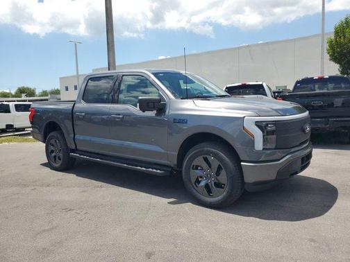 2025 Ford F-150 Lightning Flash