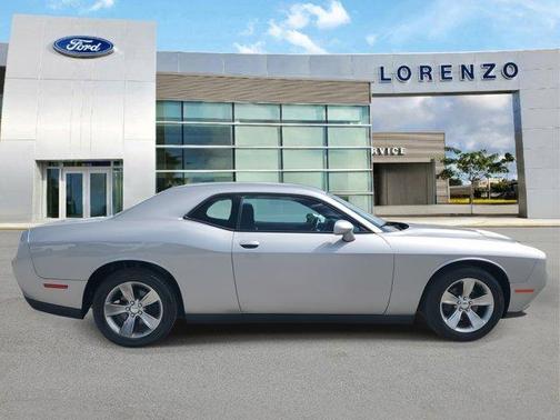 2017 Dodge Challenger SXT