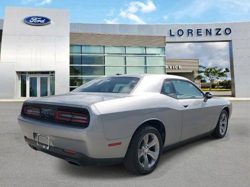 2017 Dodge Challenger SXT