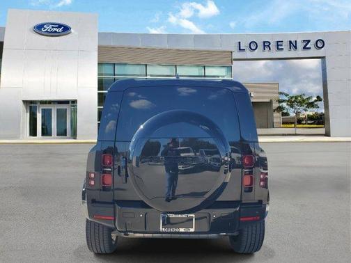 2024 Land Rover Defender P300