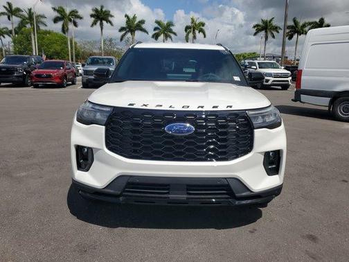 2025 Ford Explorer ST-Line