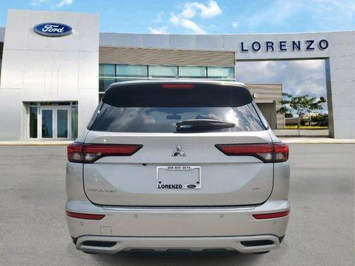 2022 Mitsubishi Outlander SE