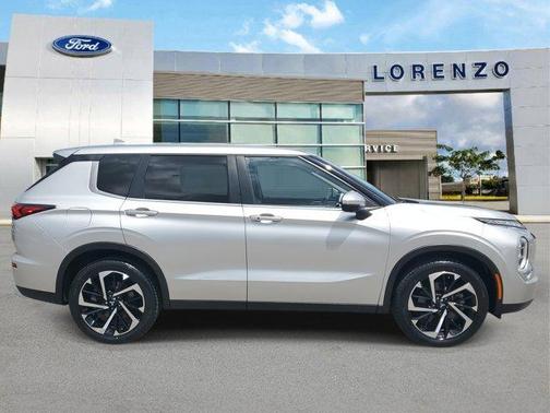 2022 Mitsubishi Outlander SE