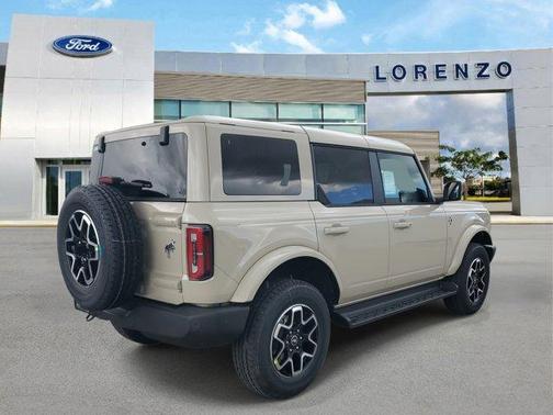 2025 Ford Bronco Outer Banks