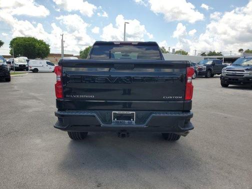 2021 Chevrolet Silverado 1500 Custom