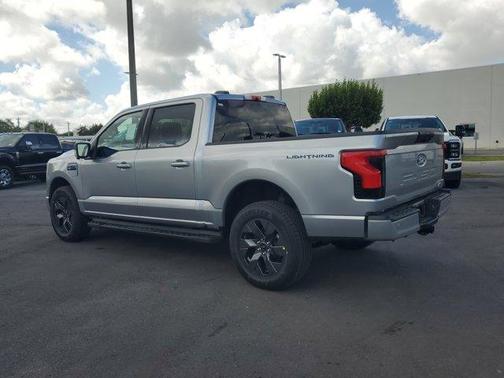 2025 Ford F-150 Lightning Flash