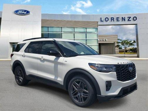 Star White 2026 Ford Explorer ST-Line
