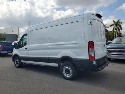 2025 Ford Transit-250 148 WB Medium Roof Cargo