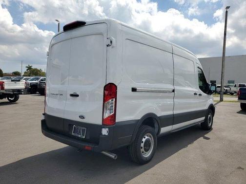 2025 Ford Transit-250 148 WB Medium Roof Cargo