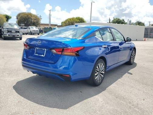 Bluestone Pearl 2025 Nissan Altima SV