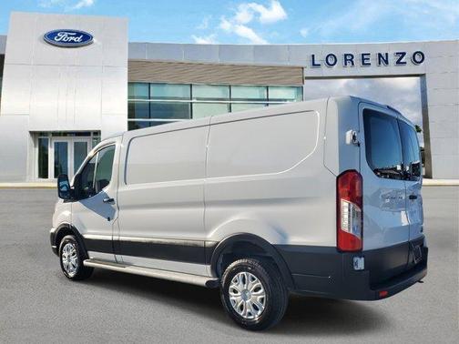 2024 Ford Transit-250 