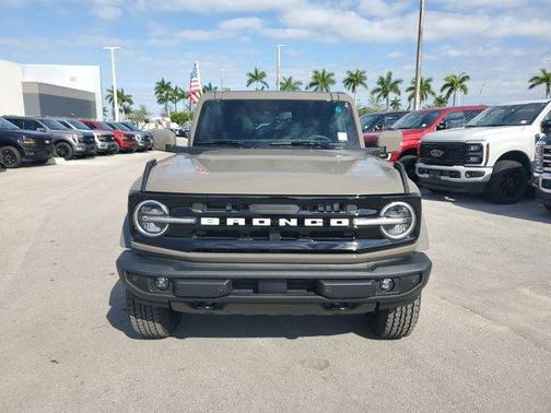 2025 Ford Bronco Outer Banks