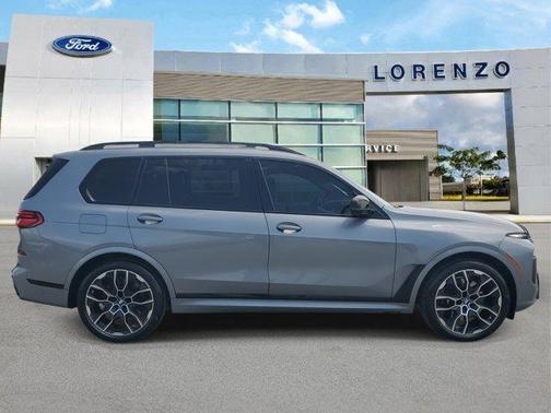 2025 BMW X7 M60i