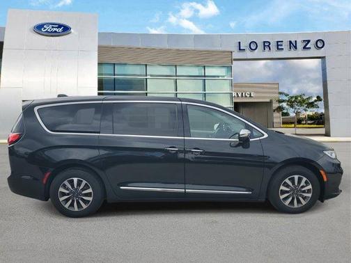2023 Chrysler Pacifica Hybrid Limited