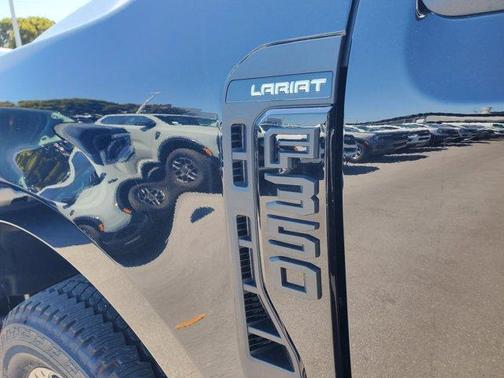 2025 Ford F-350 Lariat Super Duty