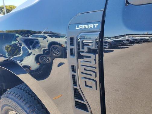 2025 Ford F-350 Lariat Super Duty