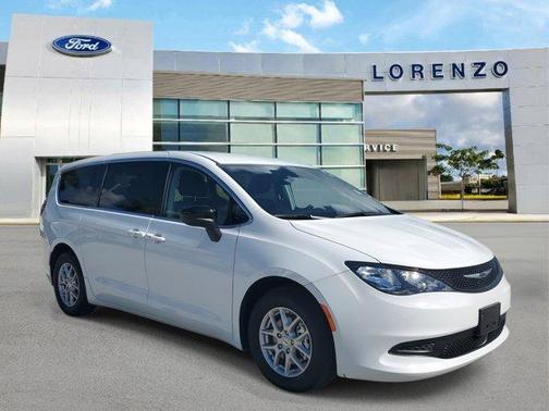 2024 Chrysler Voyager LX