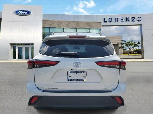 2023 Toyota Highlander LE