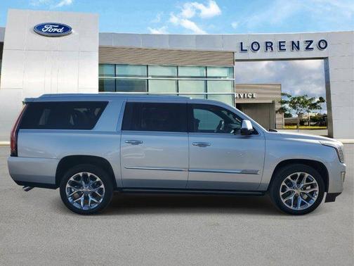 2017 Cadillac Escalade ESV Platinum