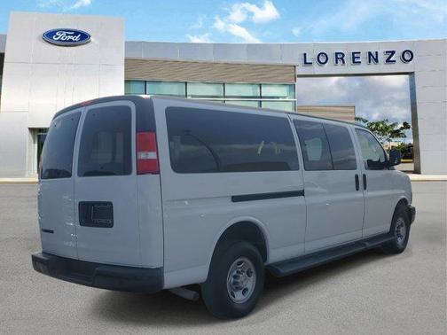 2022 Chevrolet Express 3500 LS