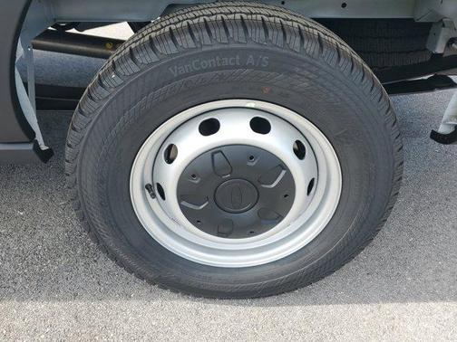 2025 Ford Transit-250 148 WB Medium Roof Cargo