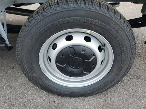 2026 Ford Transit-250 148 WB Medium Roof Cargo