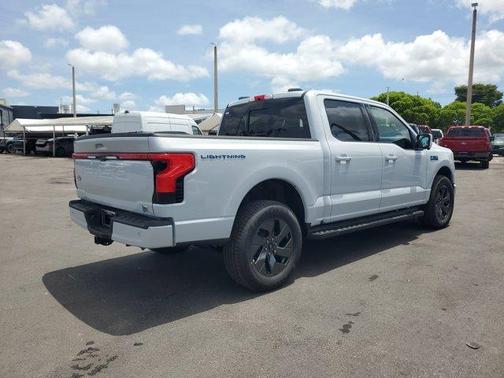 2025 Ford F-150 Lightning LARIAT
