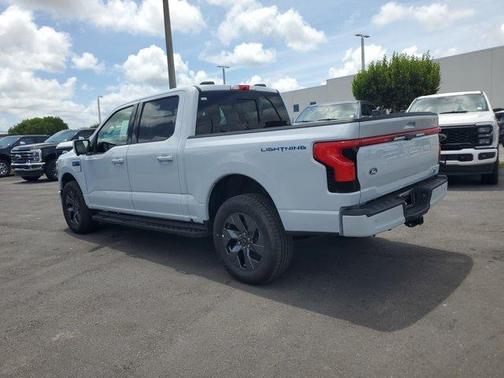 2025 Ford F-150 Lightning LARIAT