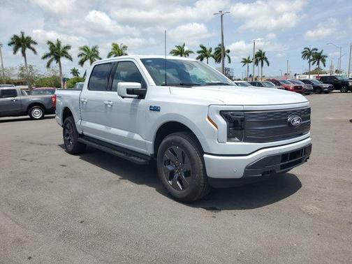 2025 Ford F-150 Lightning LARIAT