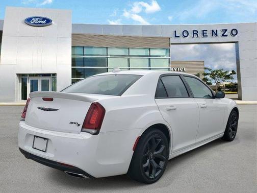 2021 Chrysler 300 S