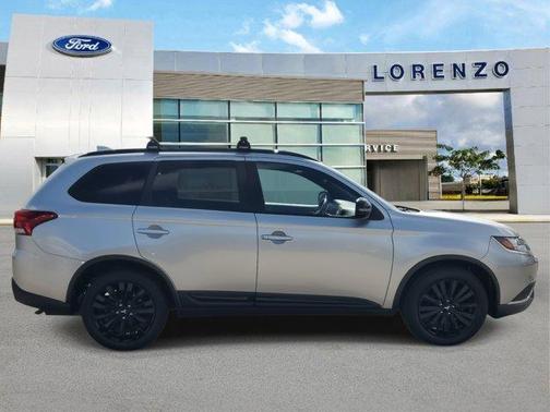 2020 Mitsubishi Outlander LE