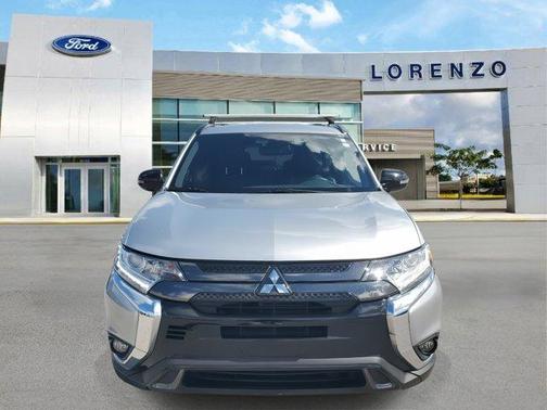 2020 Mitsubishi Outlander LE