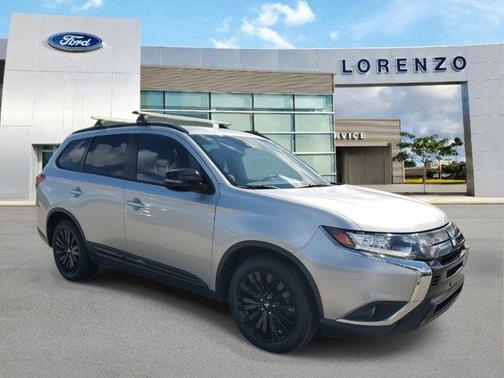 2020 Mitsubishi Outlander LE