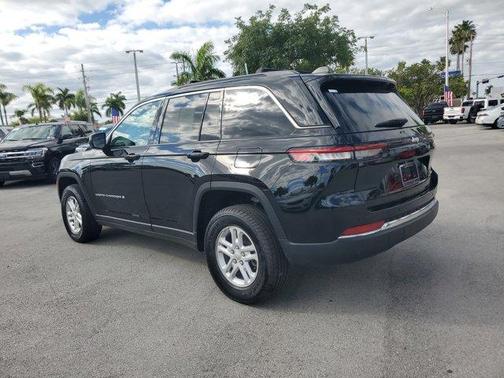 2024 Jeep Grand Cherokee Laredo