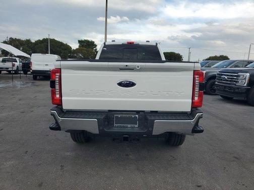 2025 Ford F-350 Lariat Super Duty