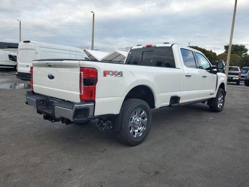 2025 Ford F-350 Lariat Super Duty