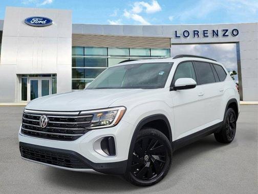 Pure White 2025 Volkswagen Atlas 2.0T SE w/Technology