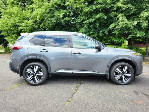 Gun Metallic 2023 Nissan Rogue SL