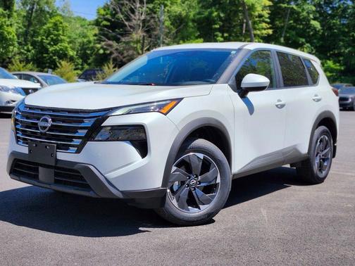 Everest White P 2026 Nissan Rogue SV