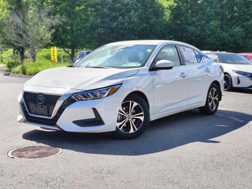 Cloud White 2023 Nissan Sentra SV