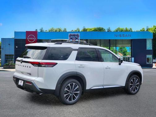 Everest White P 2026 Nissan Pathfinder Platinum