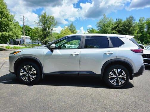 Brilliant Silver Metallic 2023 Nissan Rogue SV