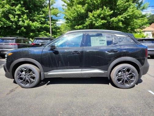 Super Black 2026 Nissan Kicks SR
